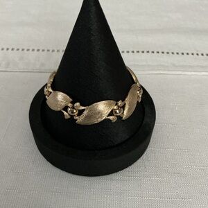 Monet Vintage Abstract Leaf Gold Plated Bracelet